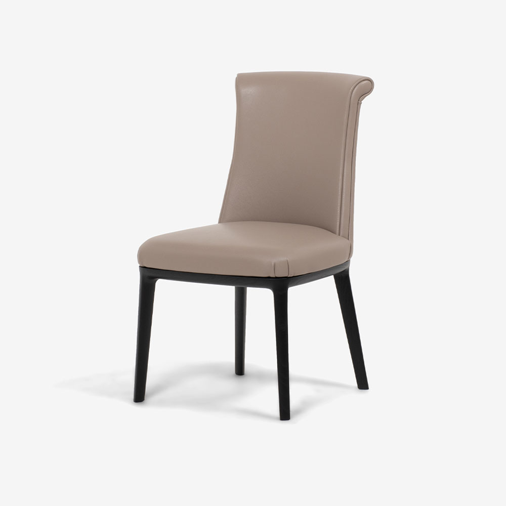 PoltronaFrau（ポルトローナ・フラウ）ダイニングチェア「ディーバ」革