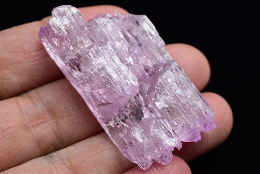 楽天市場】クンツァイト リチア輝石 結晶 原石最高級【約24.8g