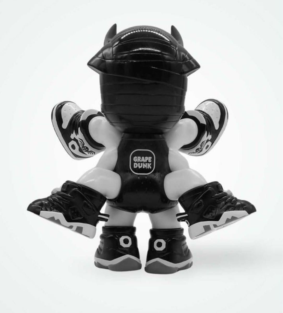 GRAPE BRAIN SNKRDUNK 鬼蜘蛛忍者ハッカク ソフビ