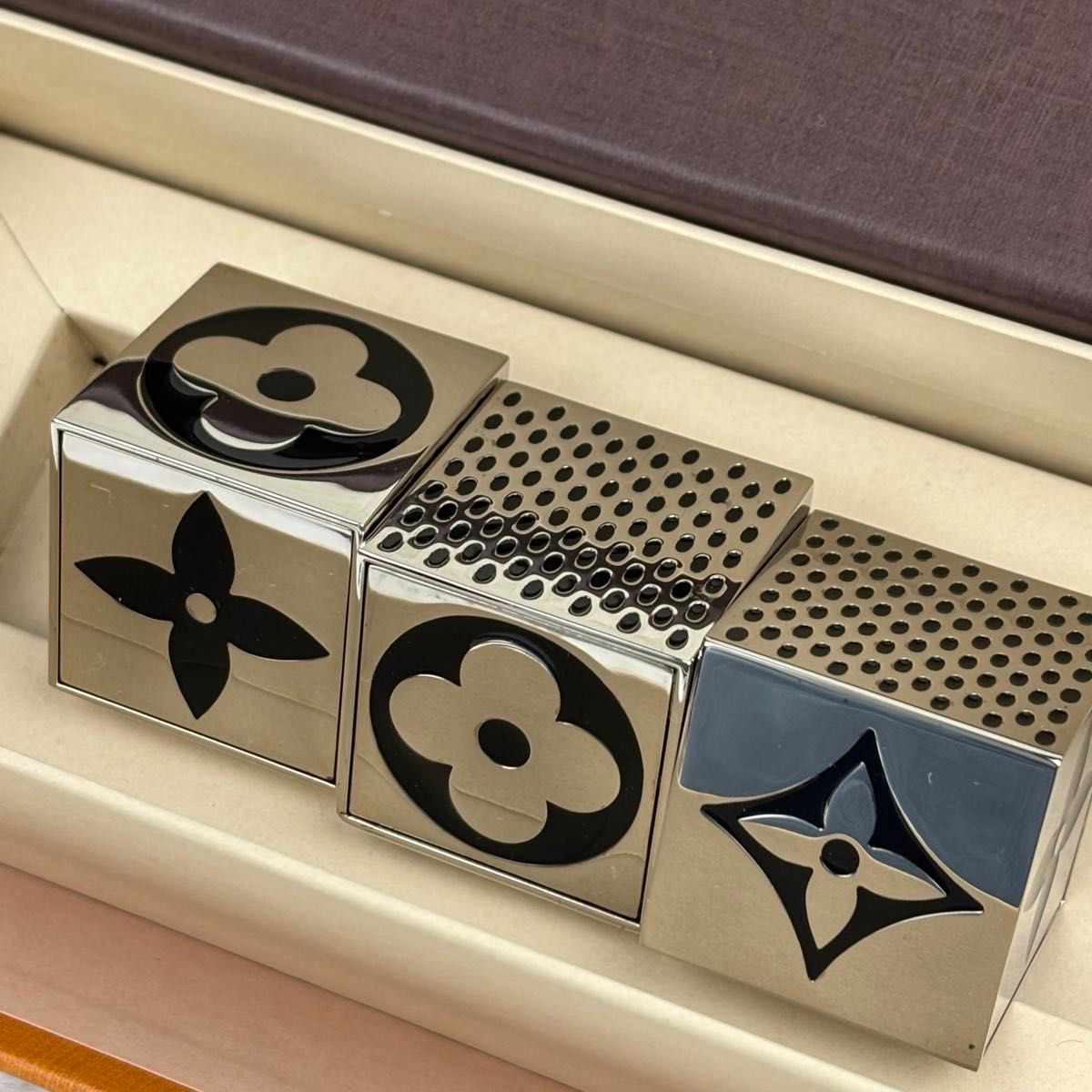 美品 Louis Vuitton モノグラム置物 ダイス サイコロ LOUIS VUITTON