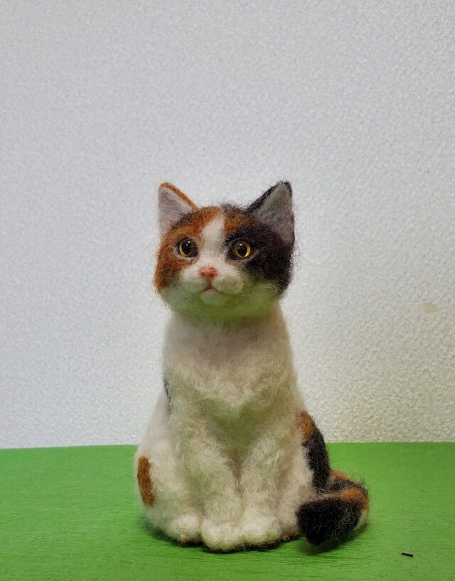 羊毛フェルトの三毛猫 | iichi 日々の暮らしを心地よくする