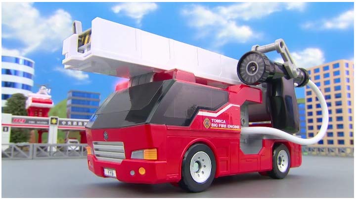 Amazon | トミカ ぶるぶる放水! BIGファイヤーエンジン | ミニカー