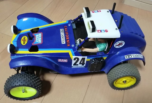 TT－02スーパーホリデーバギー、やっぱり4WDワーゲンバギーに