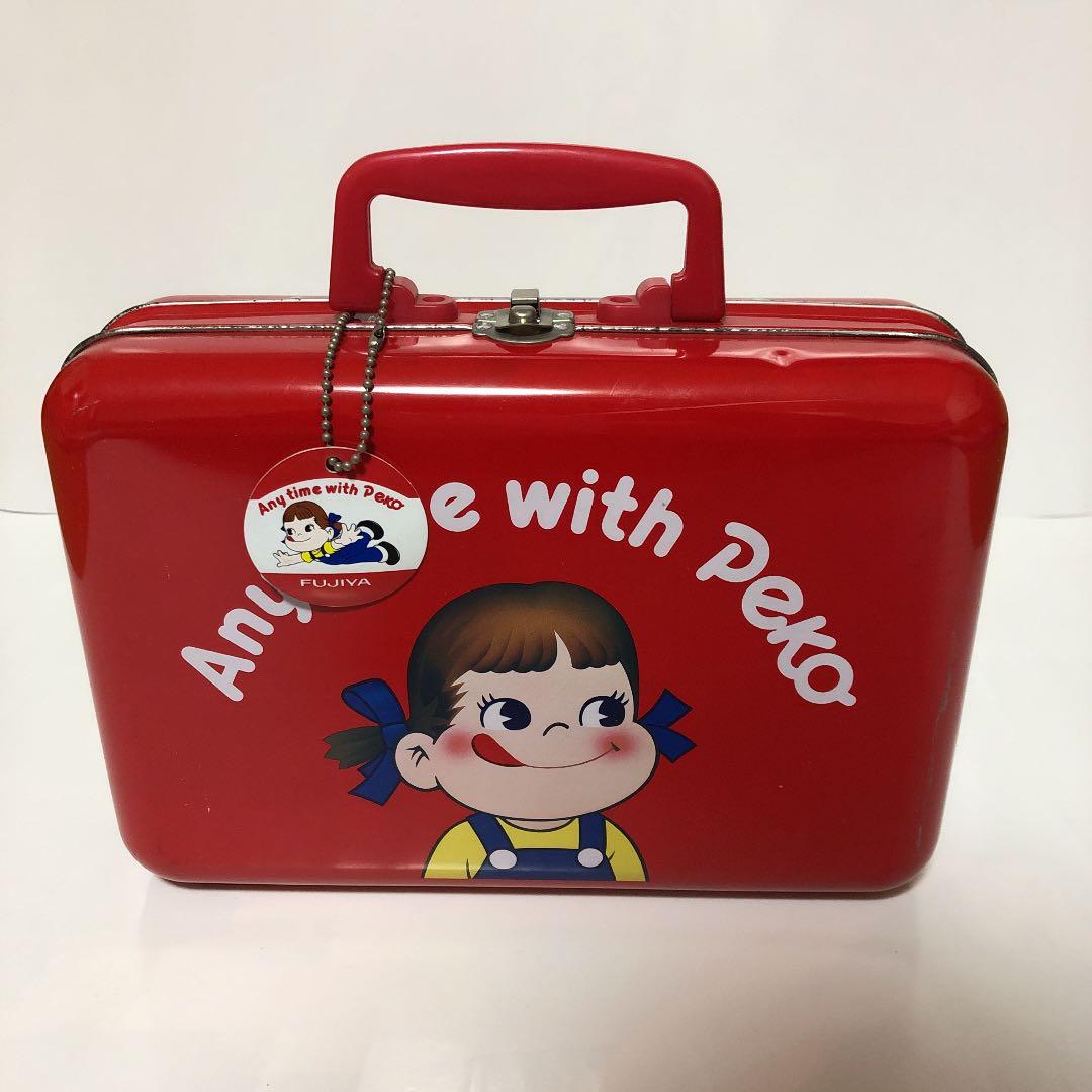 不二家 ペコちゃん トランク缶 - メルカリ