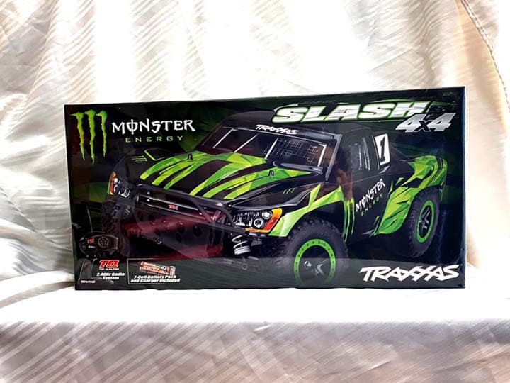 ラジコン　モンスターエナジー Amazon.co.jp: Monster Jam 公式 Grave Digger Remoter Control