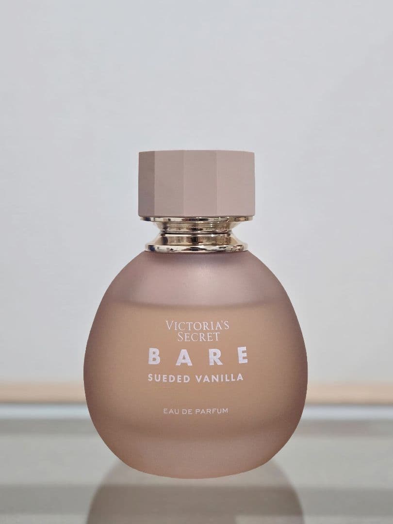 香水(女性用) Victoria's Secret Bare Sueded Vanilla Bare Sueded Vanilla オードパルファム 3.4 oz, 3.4ozを購入する