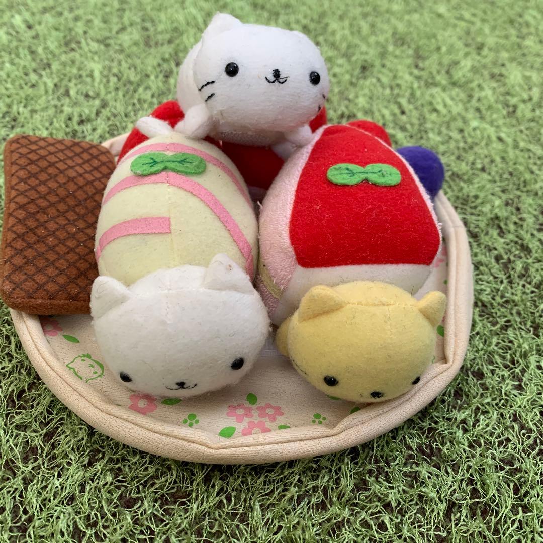 にゃんにゃんにゃんこ　ケーキセット ターリン・インターナショナルのカプセルトイににゃんこデザインの