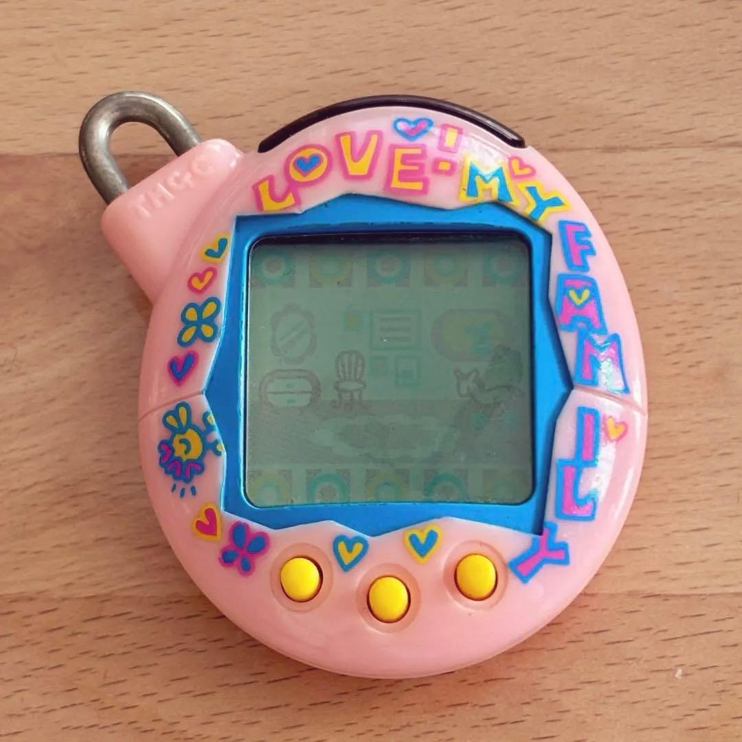 いぇー！ふぁみりーイロイロ！ たまごっちプラス ふぁみたまラブ ピンク BANDAI (バンダイ) いぇー！ふぁみりーイロイロ！たまごっちプラス