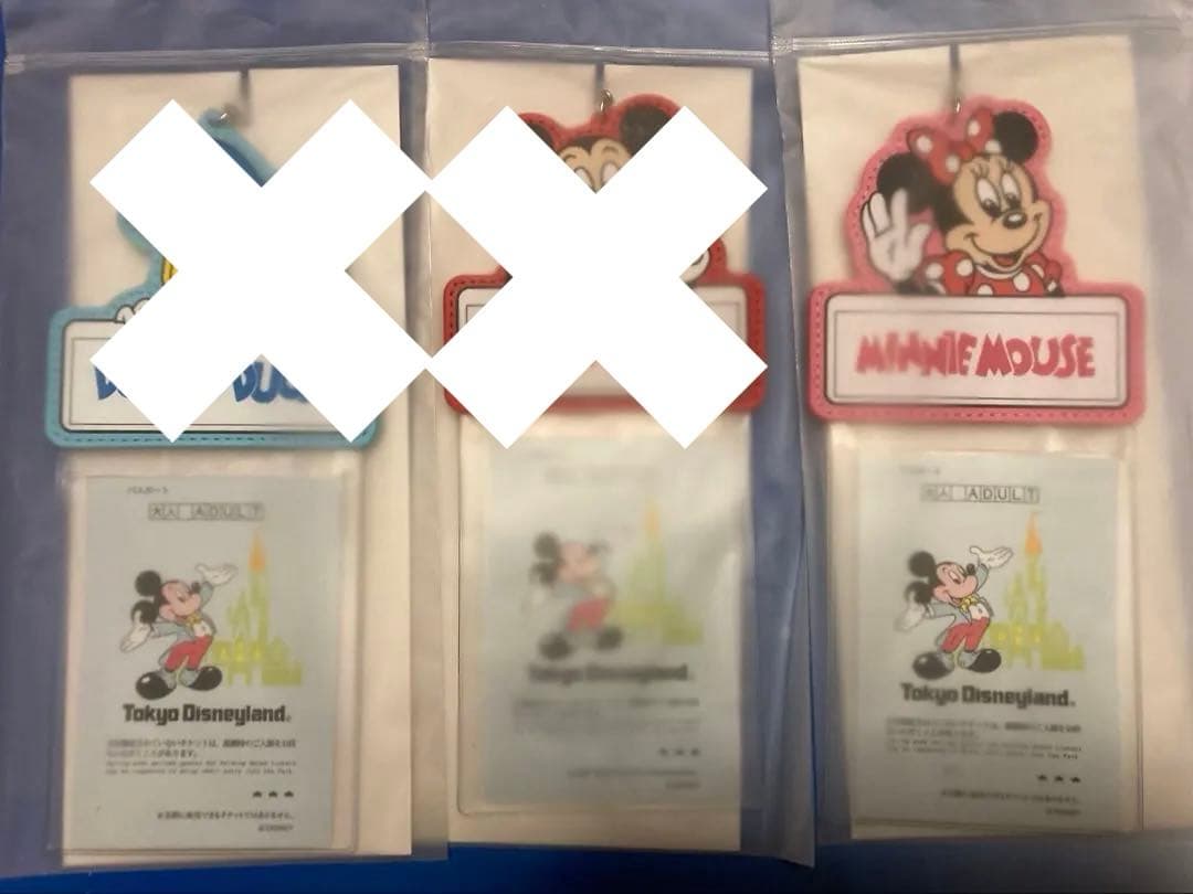 フロンティアウッドクラフト　チケットホルダー　ミッキー　ドナルド　ミニー ミッキー、ミニー、ドナルドデザイン！ 東京ディズニーランド