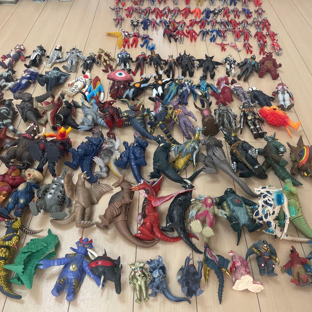 ウルトラ怪獣 ソフビ 大量 まとめ売り 特撮 ウルトラ怪獣・ウルトラマン800シリーズ 計62体まとめ売り！当時物