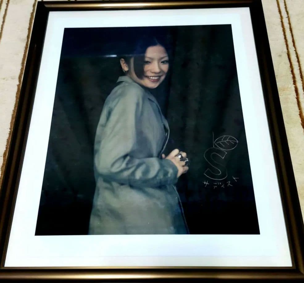 椎名林檎 直筆サイン入り特大ポラロイド写真 - メルカリ