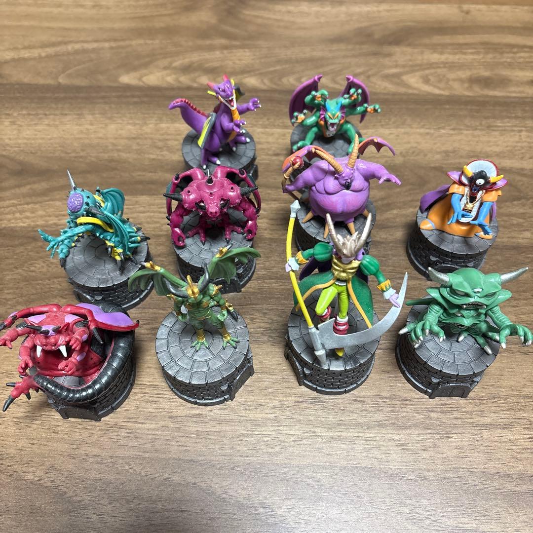 ドラクエのフィギュアまとめ売り 歴代ボス (バラ売り不可) Amazon.co.jp: 【限定】ドラゴンクエスト メタリックモンスターズ